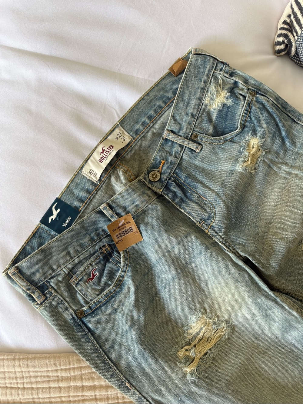 NWT Hollister Women's Light Wash Distressed Venice Boot - 5P